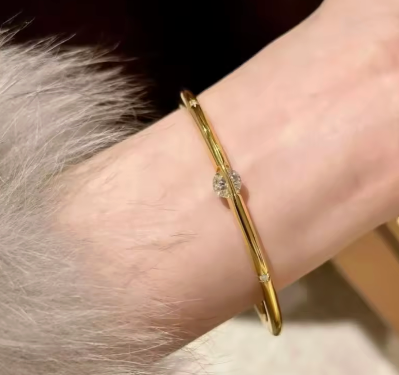 Single Zircon Luxury Bangle  for Women